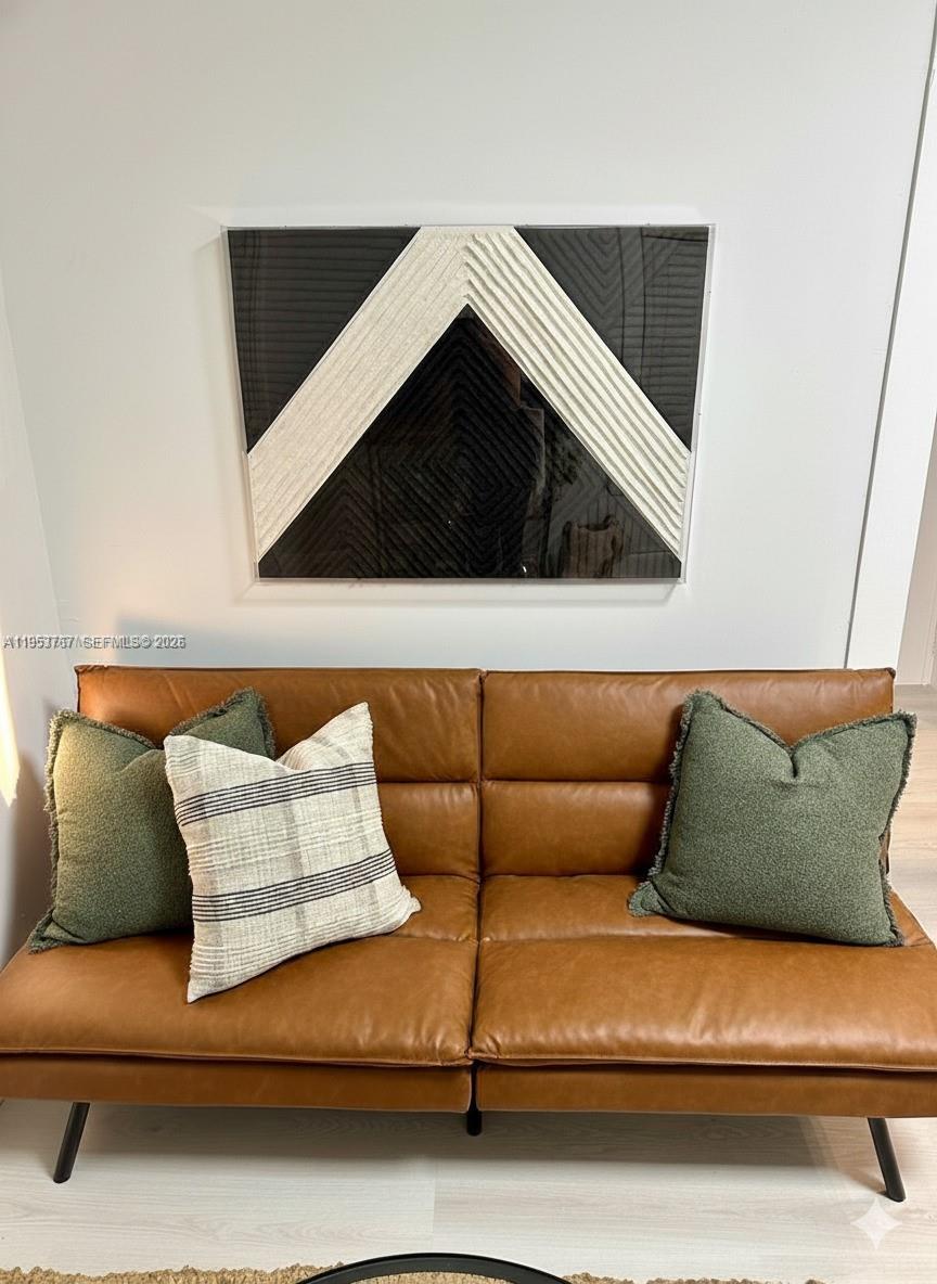 MENDOZA CONDO - Residential