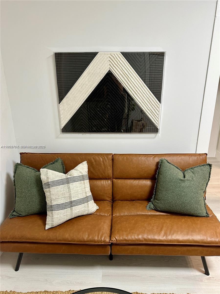 MENDOZA CONDO - Residential