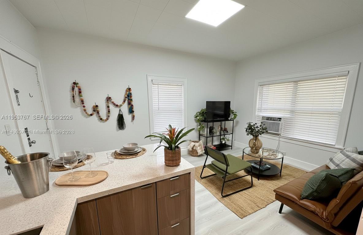 MENDOZA CONDO - Residential