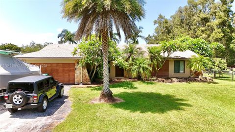 9841 NW 35th St Cooper City FL 33024
