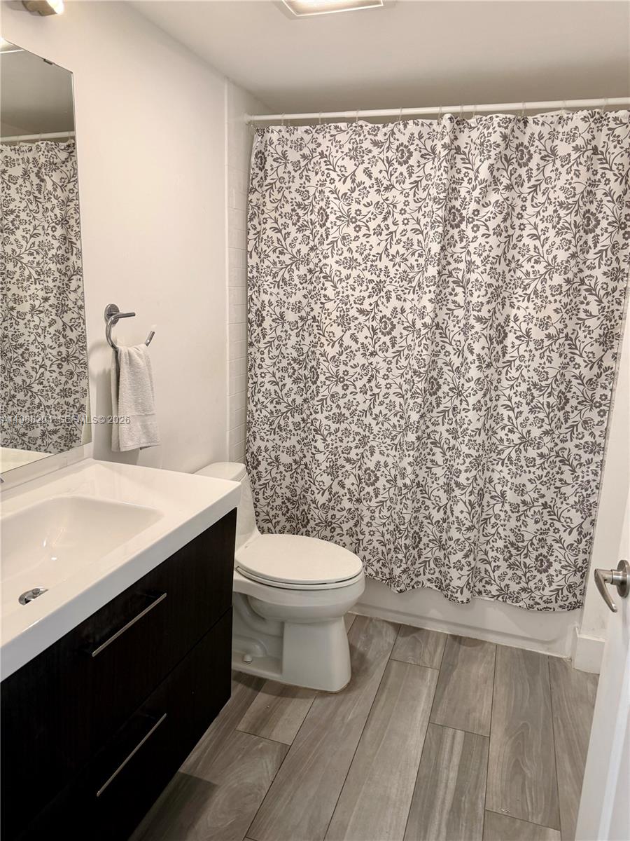 BRICKELL VISTA CONDO - Residential Lease