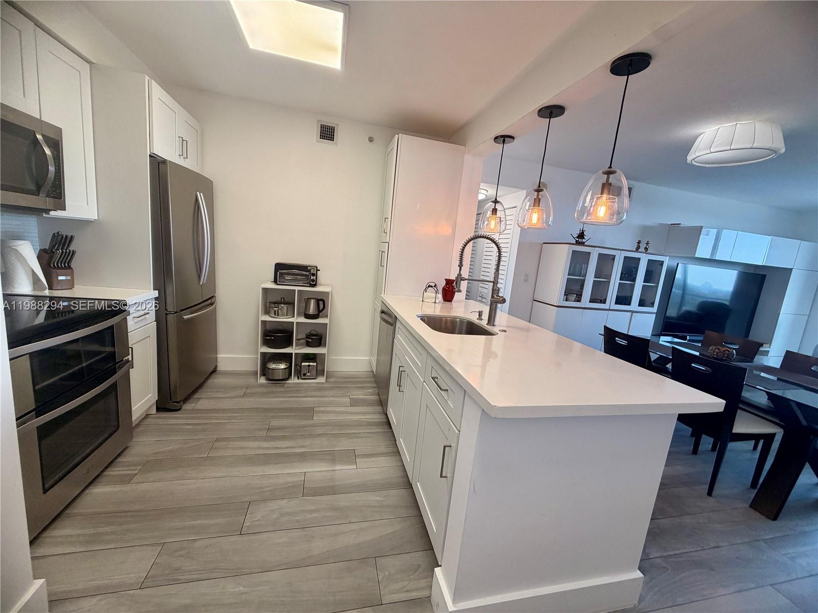 BRICKELL VISTA CONDO - Residential Lease