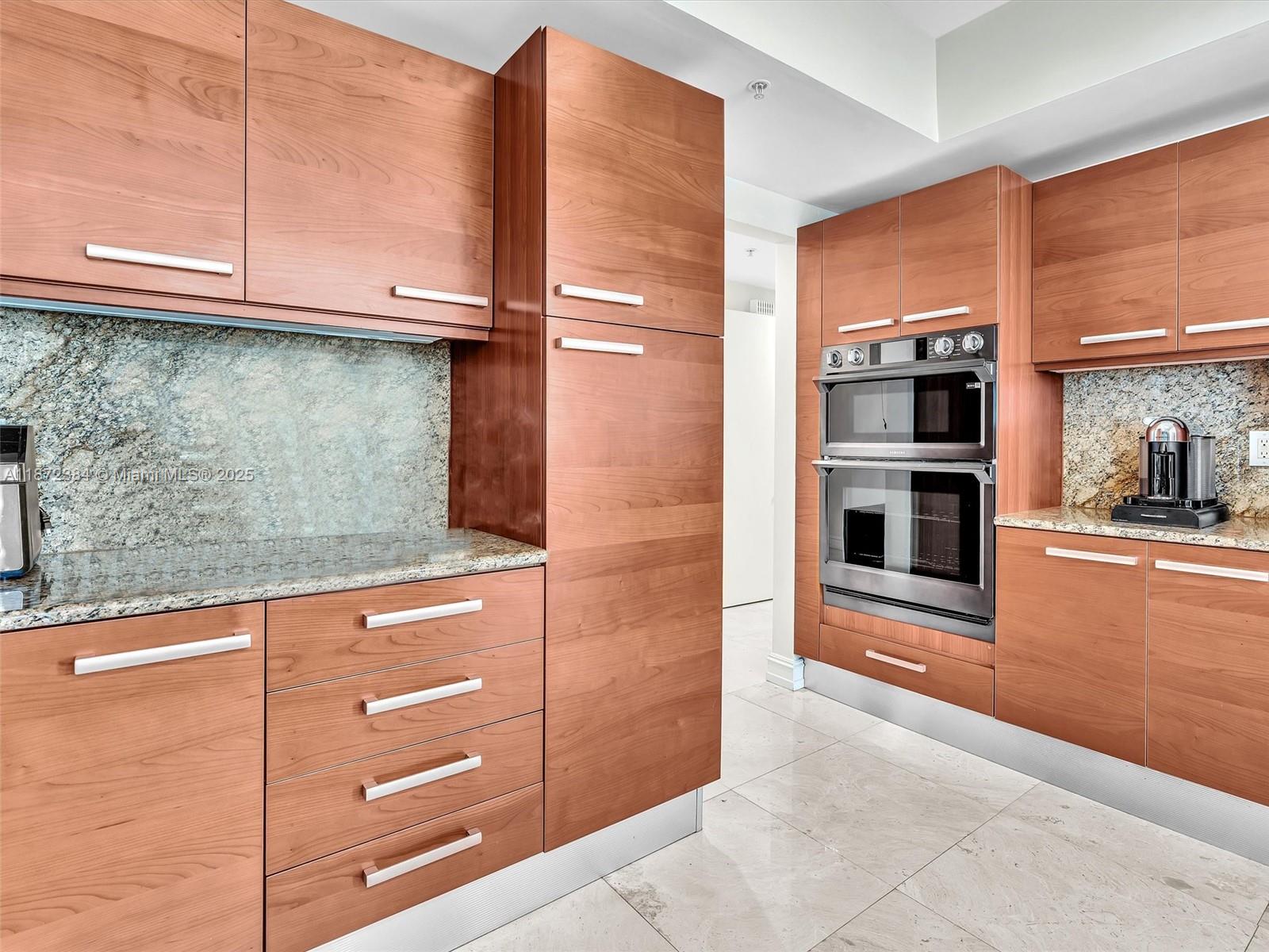 DIPLOMAT OCEANFRONT RESID - Residential