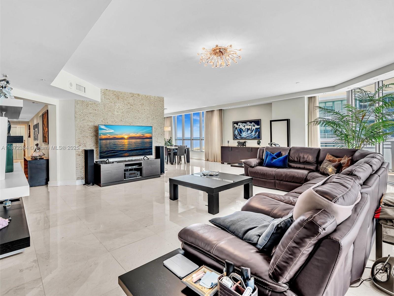 DIPLOMAT OCEANFRONT RESID - Residential