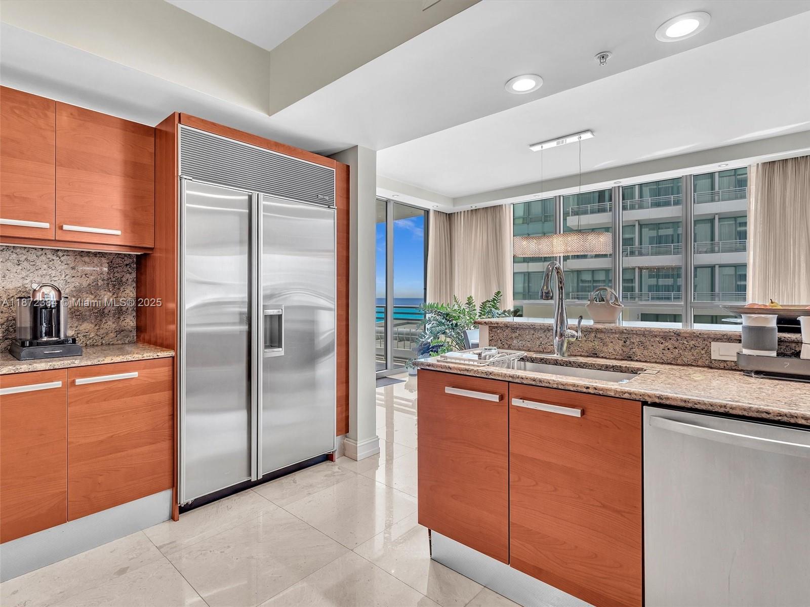 DIPLOMAT OCEANFRONT RESID - Residential