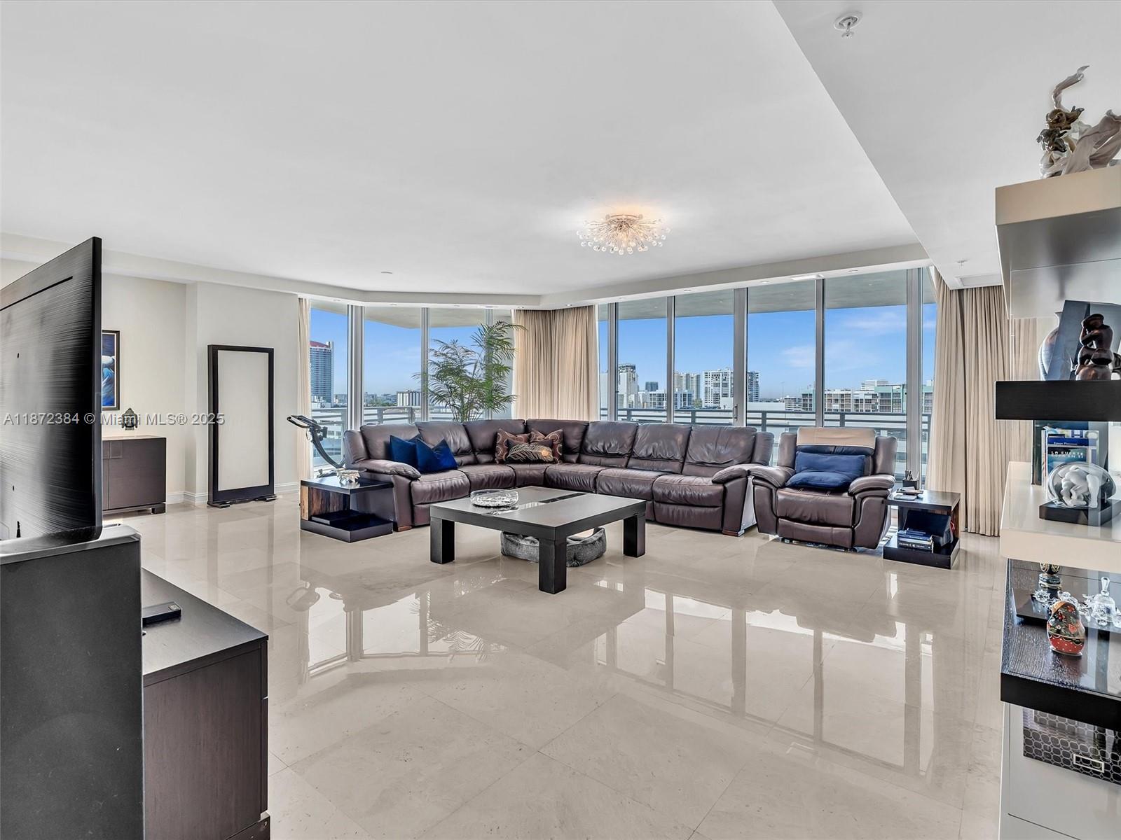 DIPLOMAT OCEANFRONT RESID - Residential