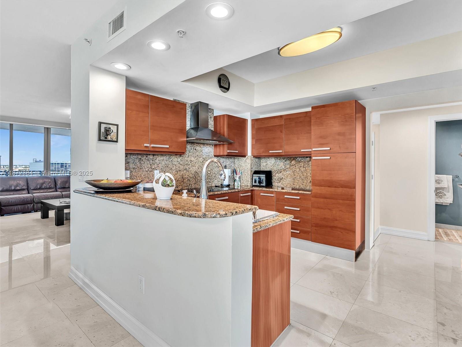 DIPLOMAT OCEANFRONT RESID - Residential