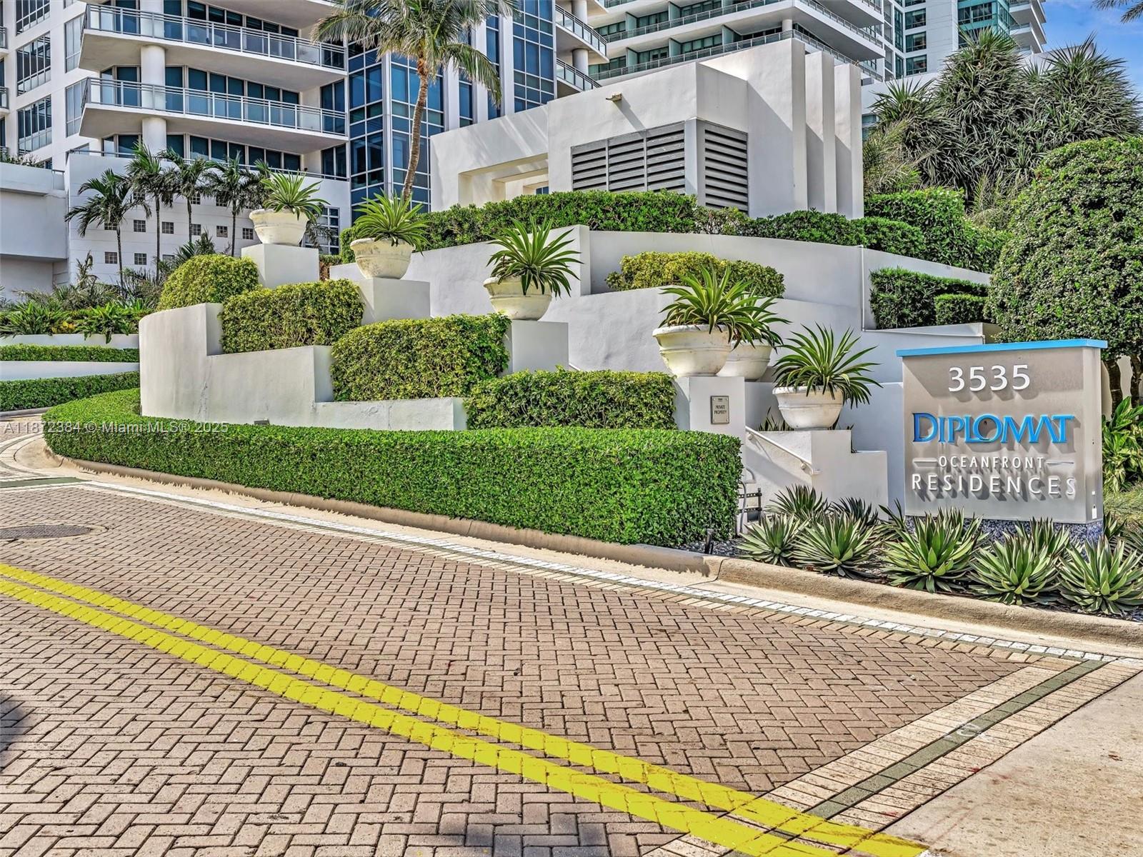 DIPLOMAT OCEANFRONT RESID - Residential