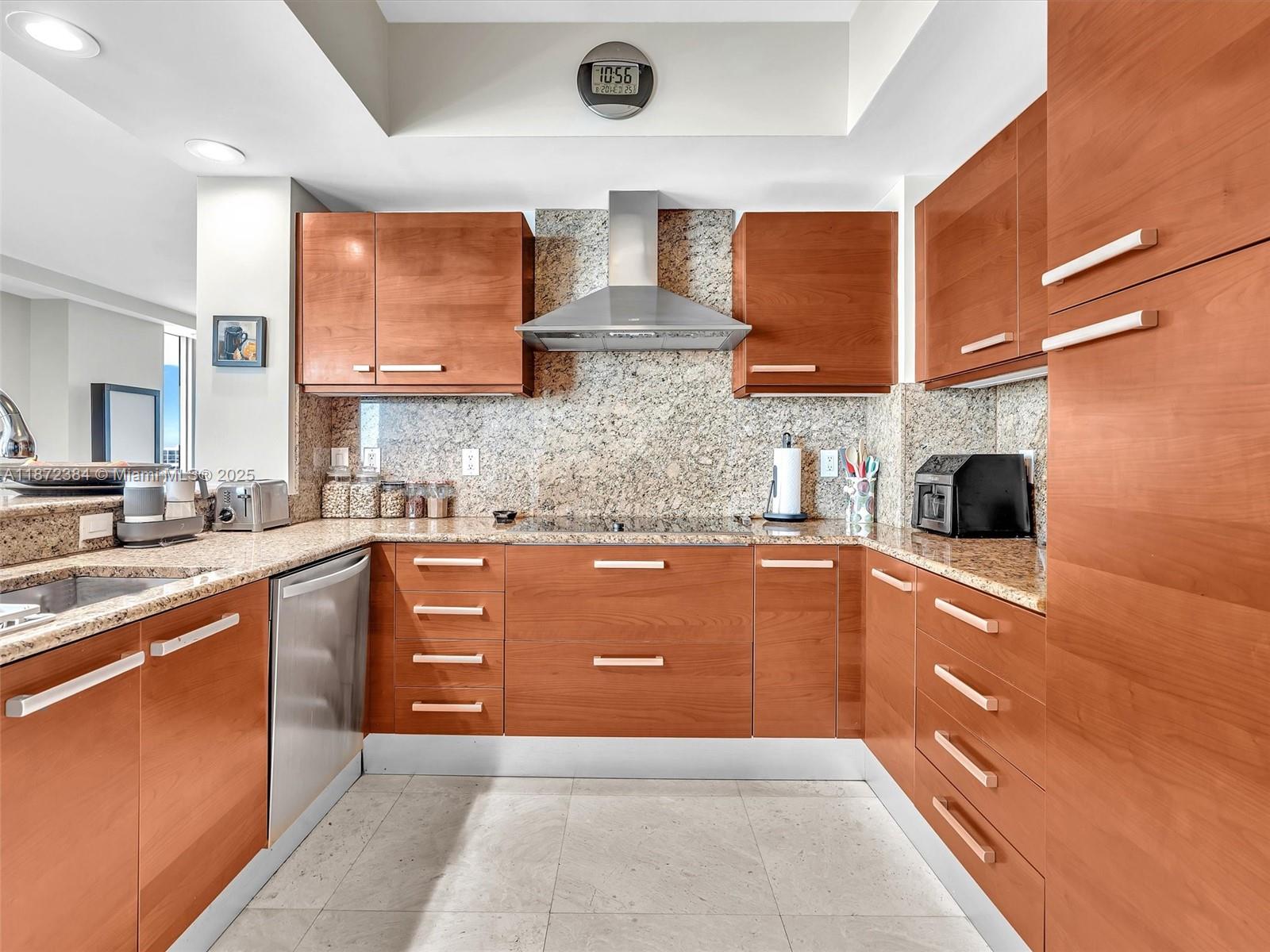 DIPLOMAT OCEANFRONT RESID - Residential