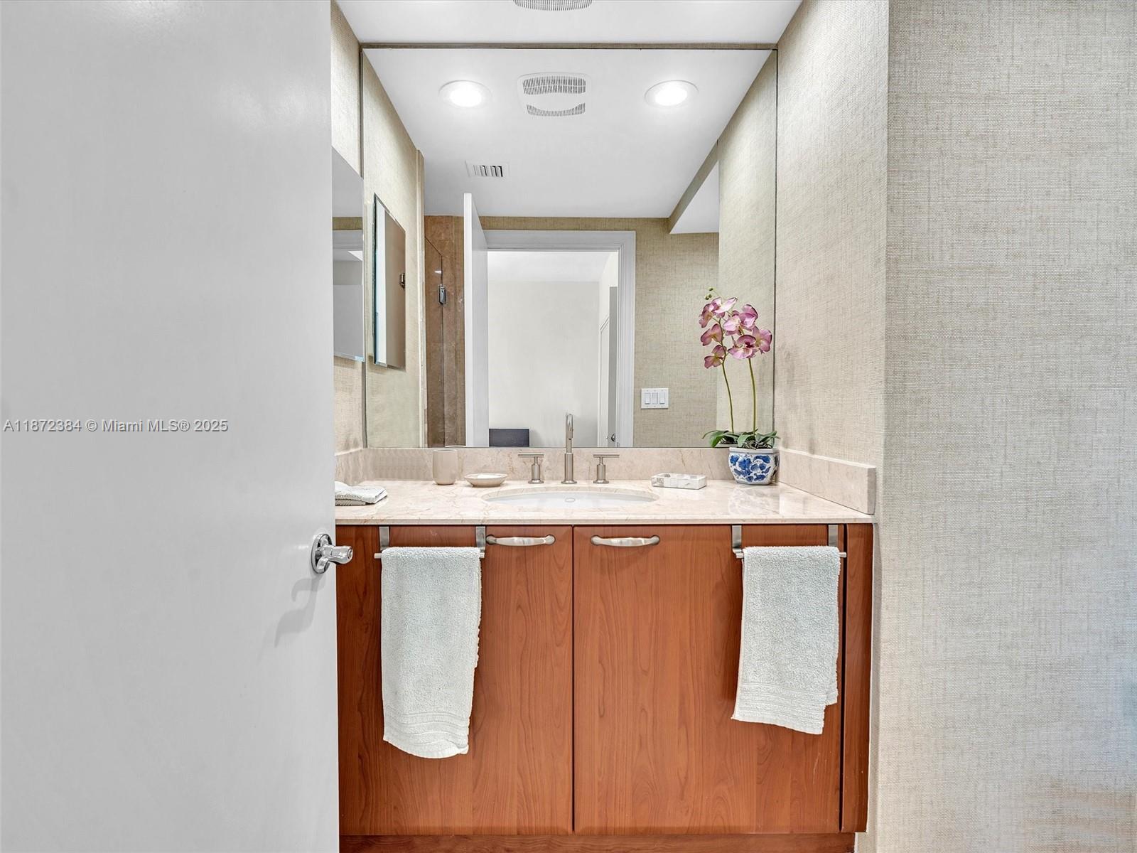 DIPLOMAT OCEANFRONT RESID - Residential