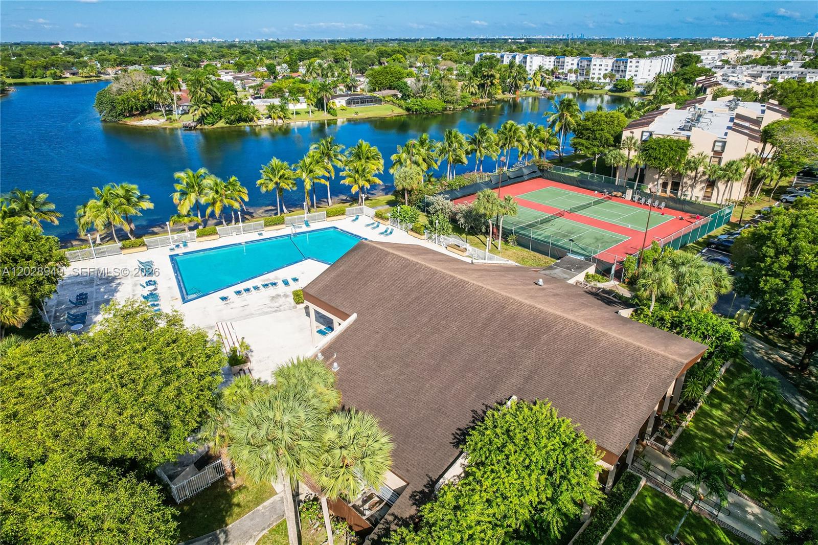 PROMENADE AT KENDALE LAKE - Residential