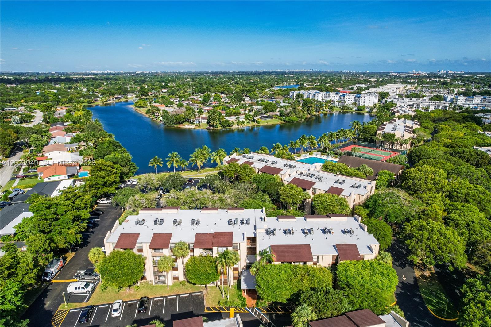 PROMENADE AT KENDALE LAKE - Residential