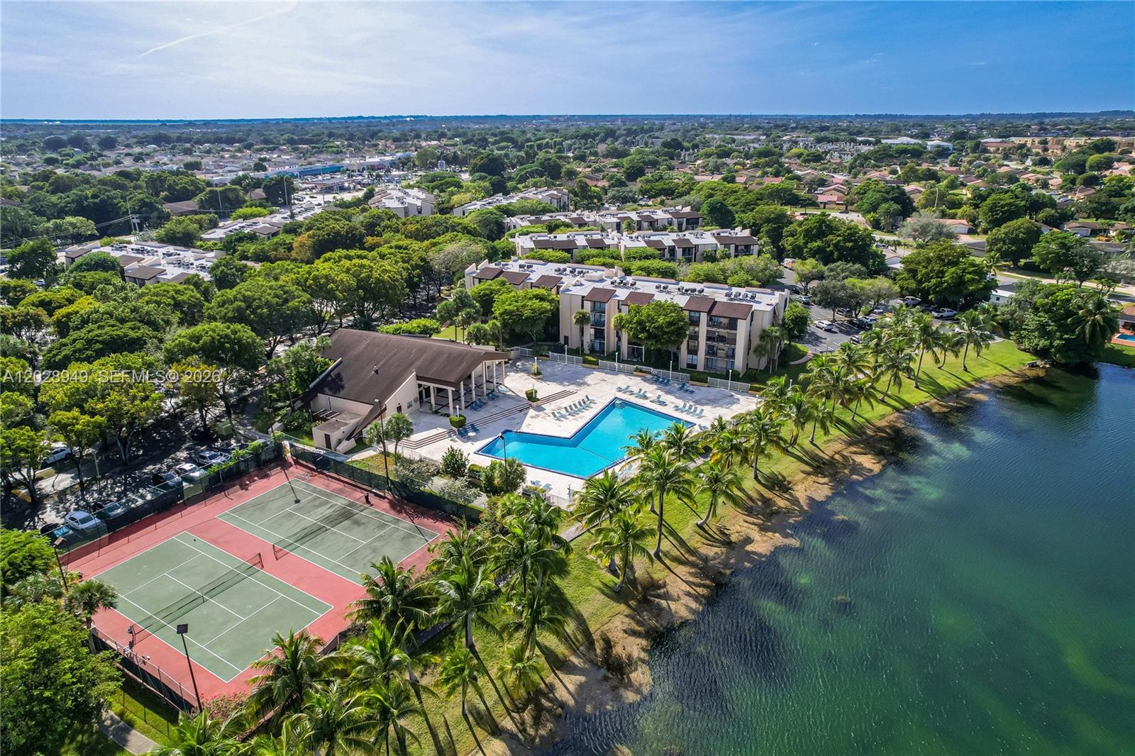 PROMENADE AT KENDALE LAKE - Residential