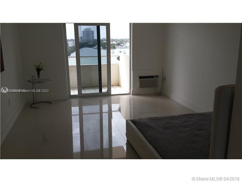 BAYSHORE YACHT & TENNIS C - Residential