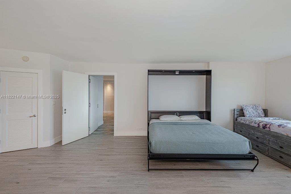 RONEY PALACE CONDO - Residential Lease