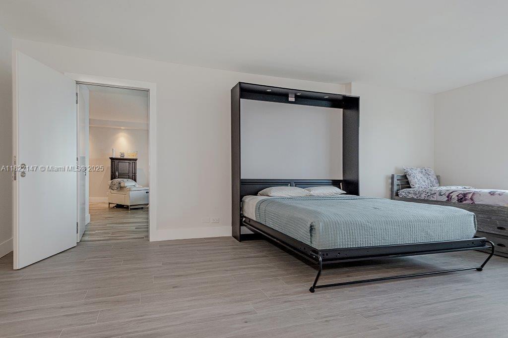 RONEY PALACE CONDO - Residential Lease