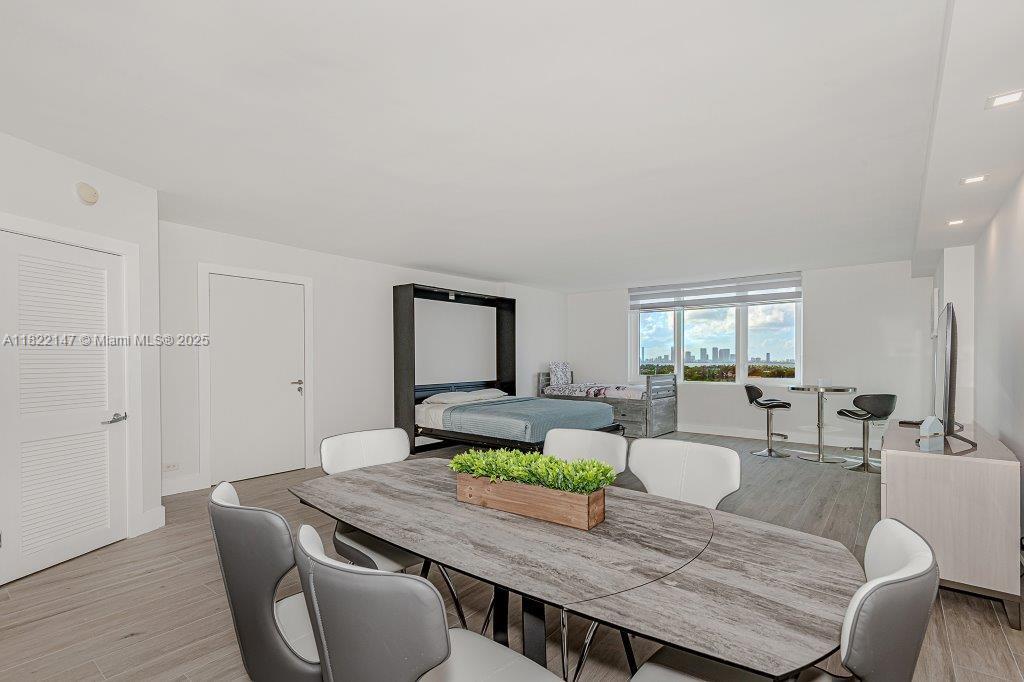 RONEY PALACE CONDO - Residential Lease