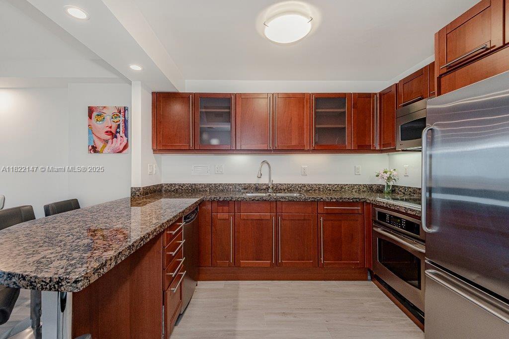 RONEY PALACE CONDO - Residential Lease