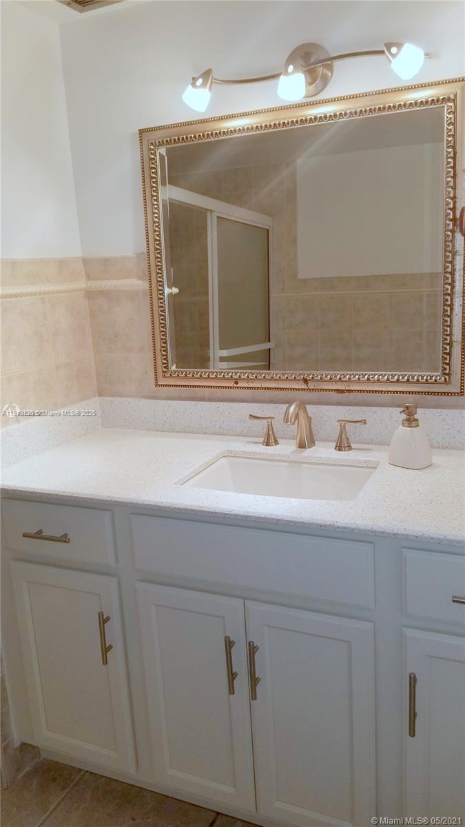 COMMODORE PLAZA CONDO - Residential Lease