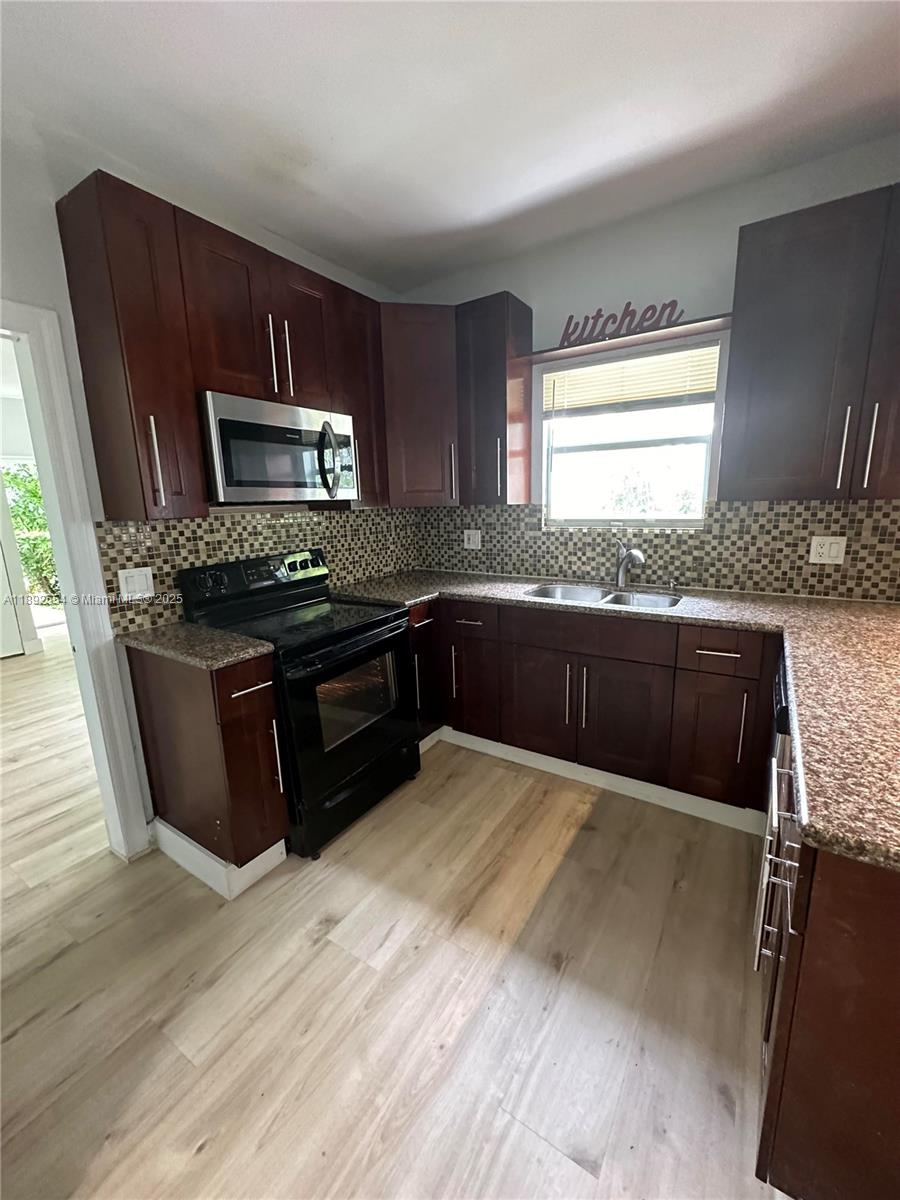 DANIA BEACH - Residential Lease