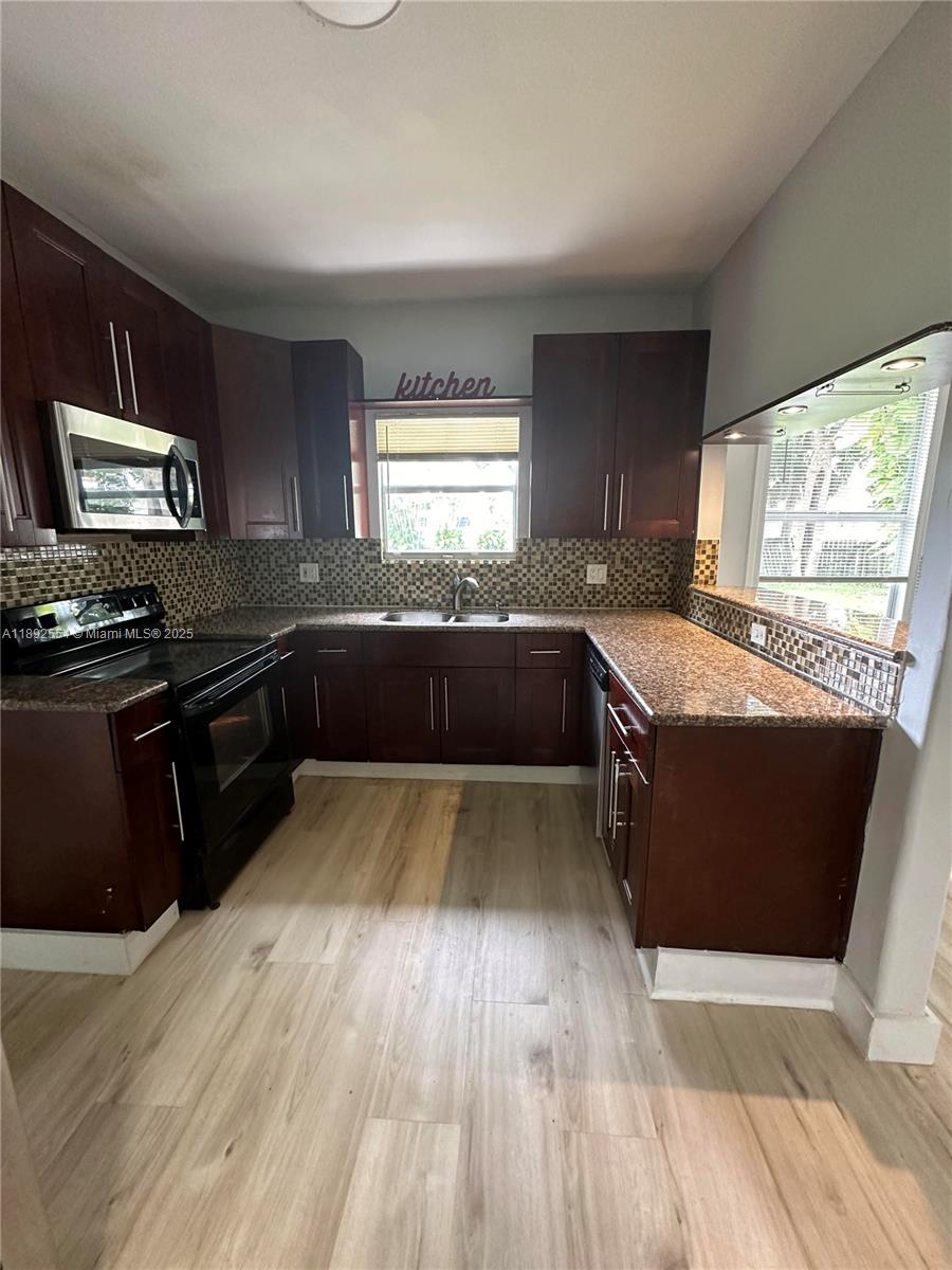 DANIA BEACH - Residential Lease