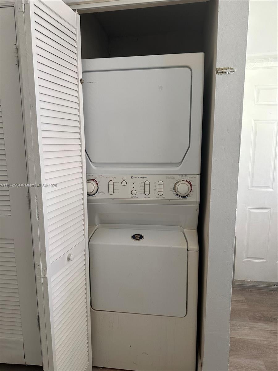 DANIA BEACH - Residential Lease