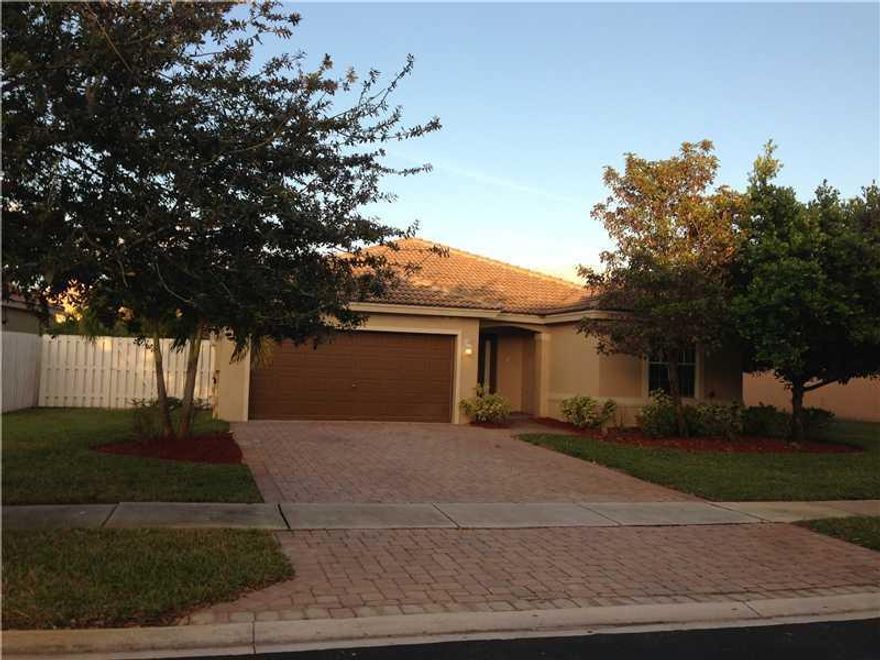 REnt this beautiful spacious home in sunset with granite kitchen and nice backyard with wonderful school district and use the beautiful clubhouse amenites too, tiled thruout. owner says to submitt all offers.
