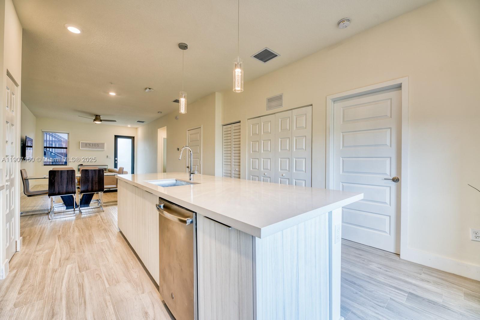 apex - Residential Lease