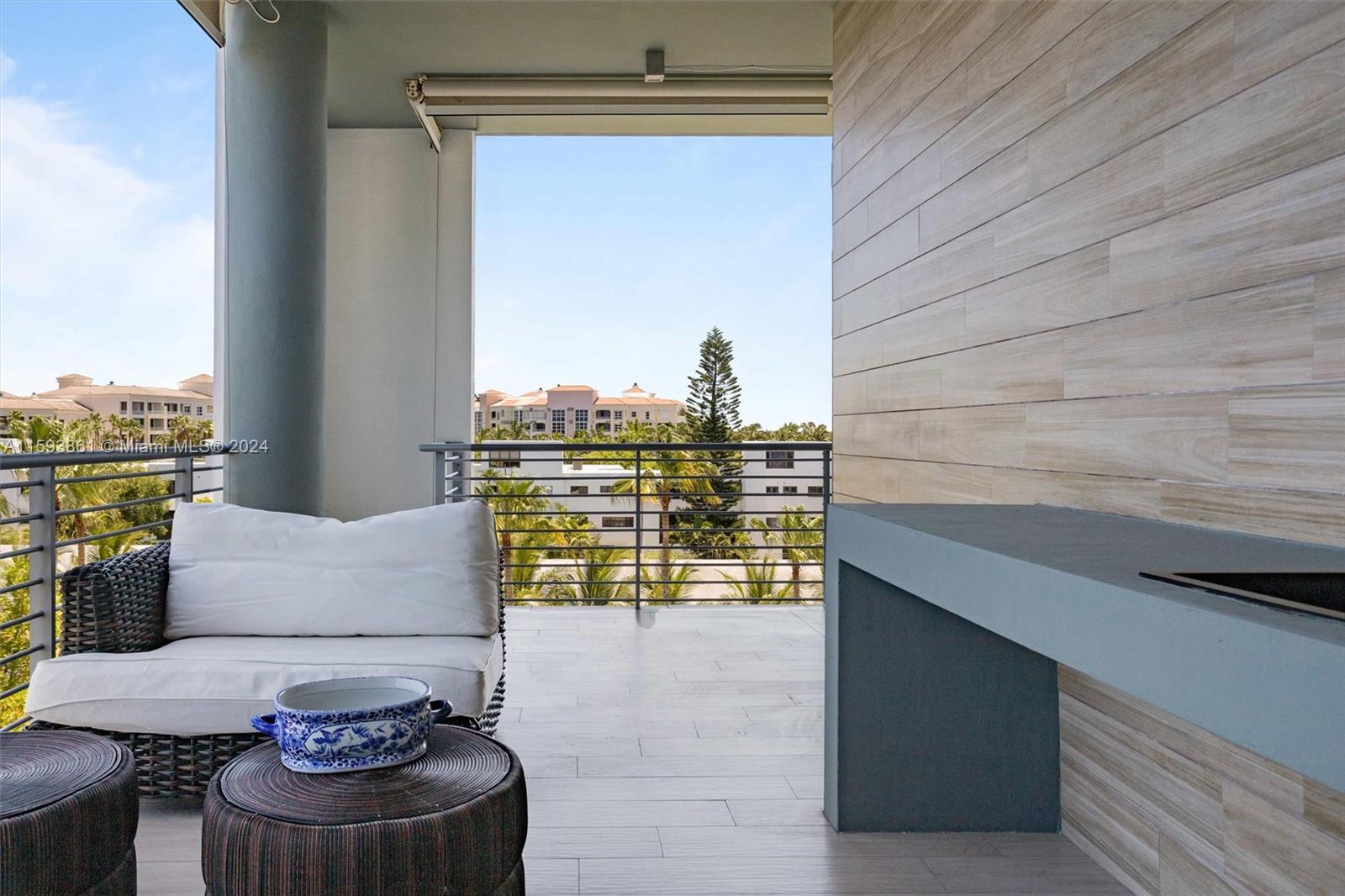 101 CONDOMINIUM - Residential