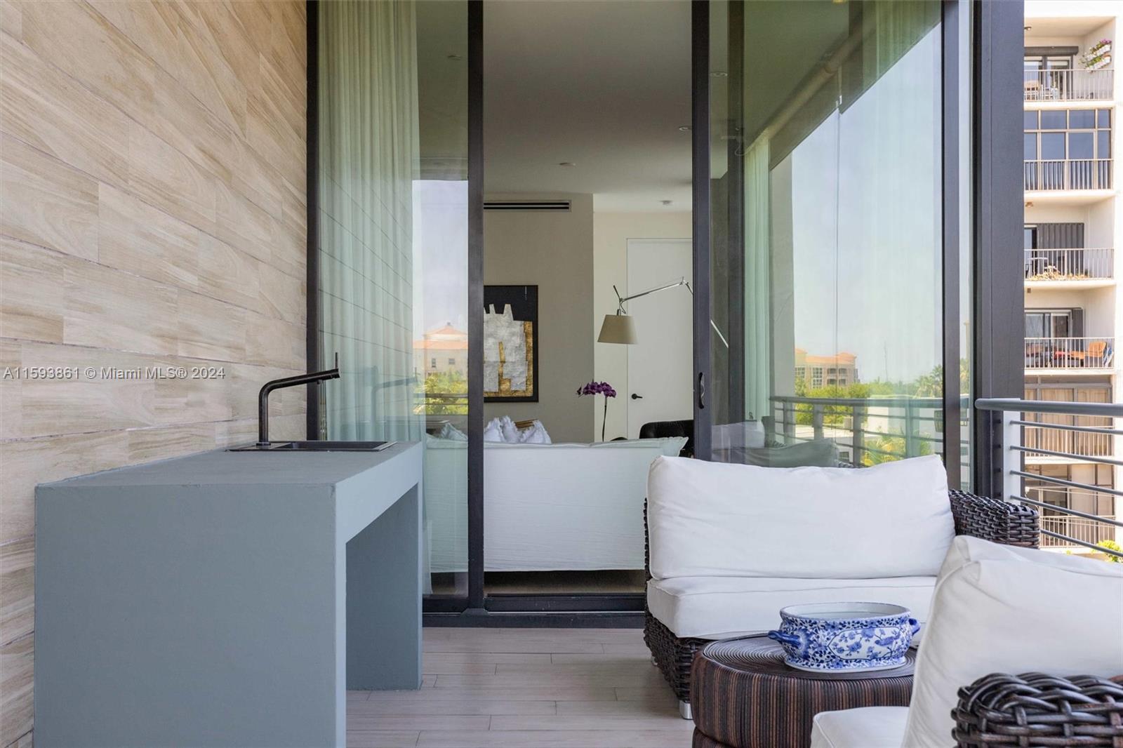 101 CONDOMINIUM - Residential