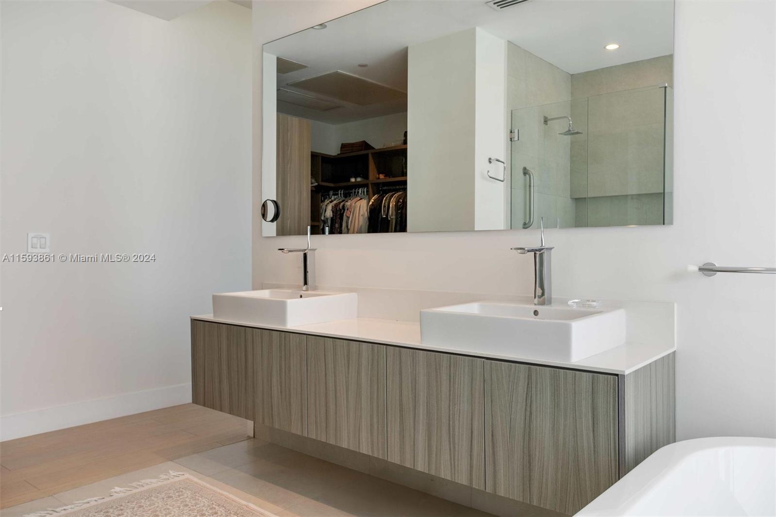 101 CONDOMINIUM - Residential