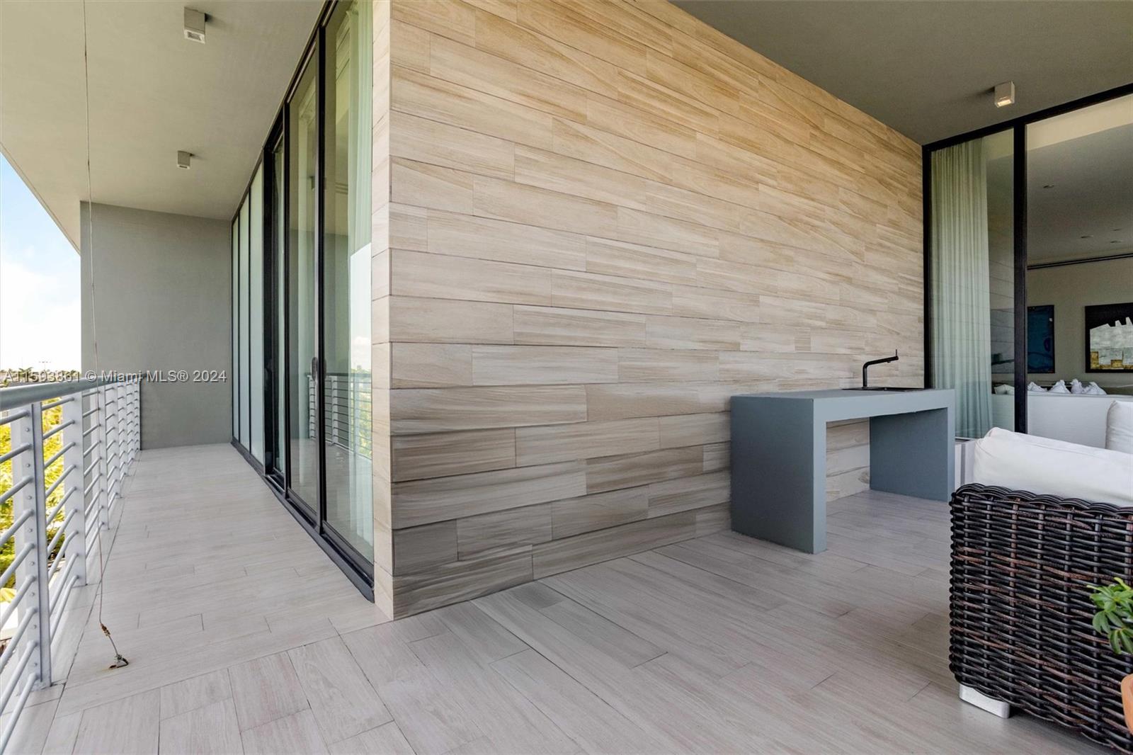 101 CONDOMINIUM - Residential