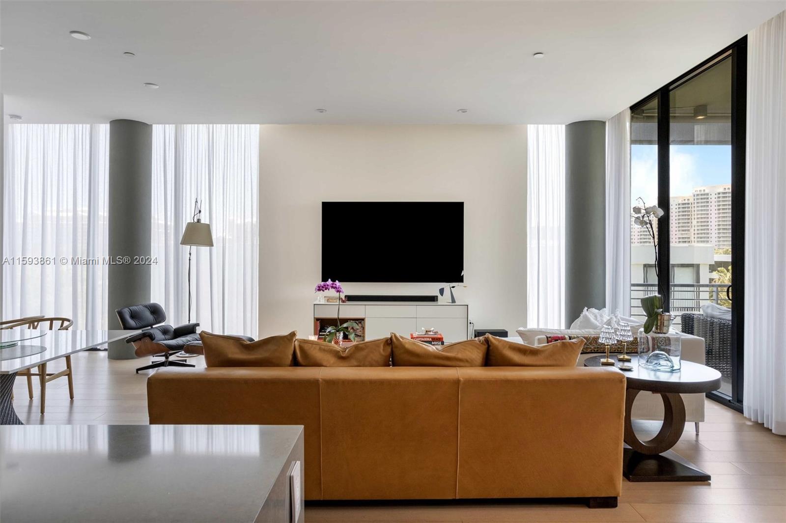 101 CONDOMINIUM - Residential