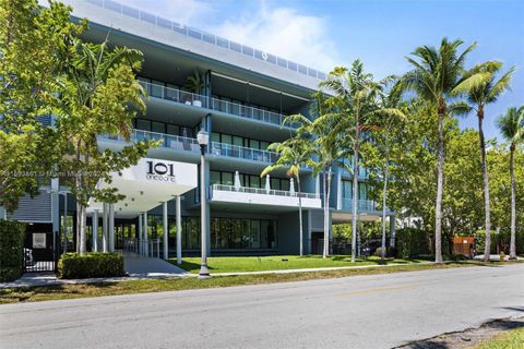 101 Sunrise Dr A-404 Key Biscayne FL 33149