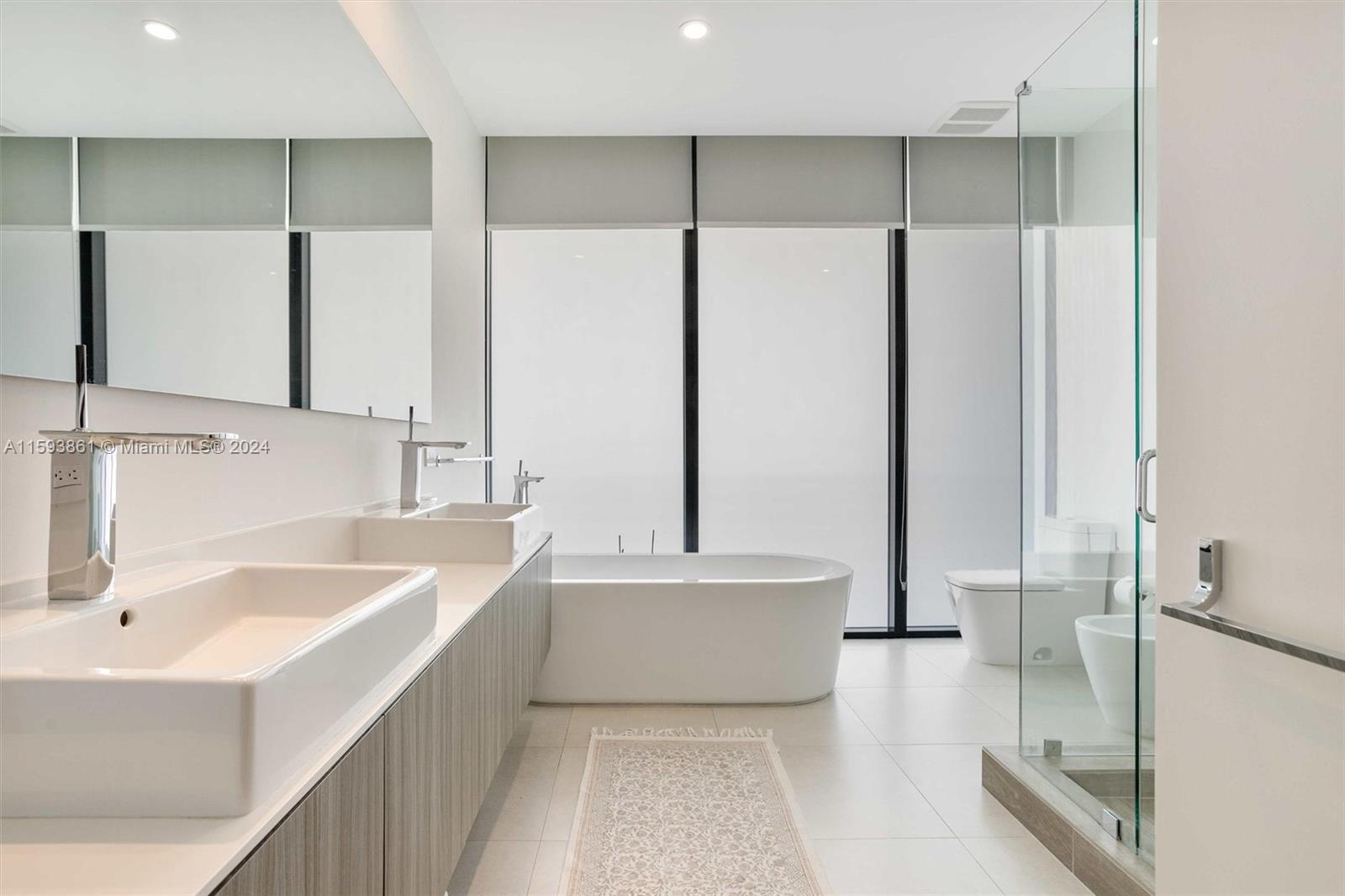 101 CONDOMINIUM - Residential