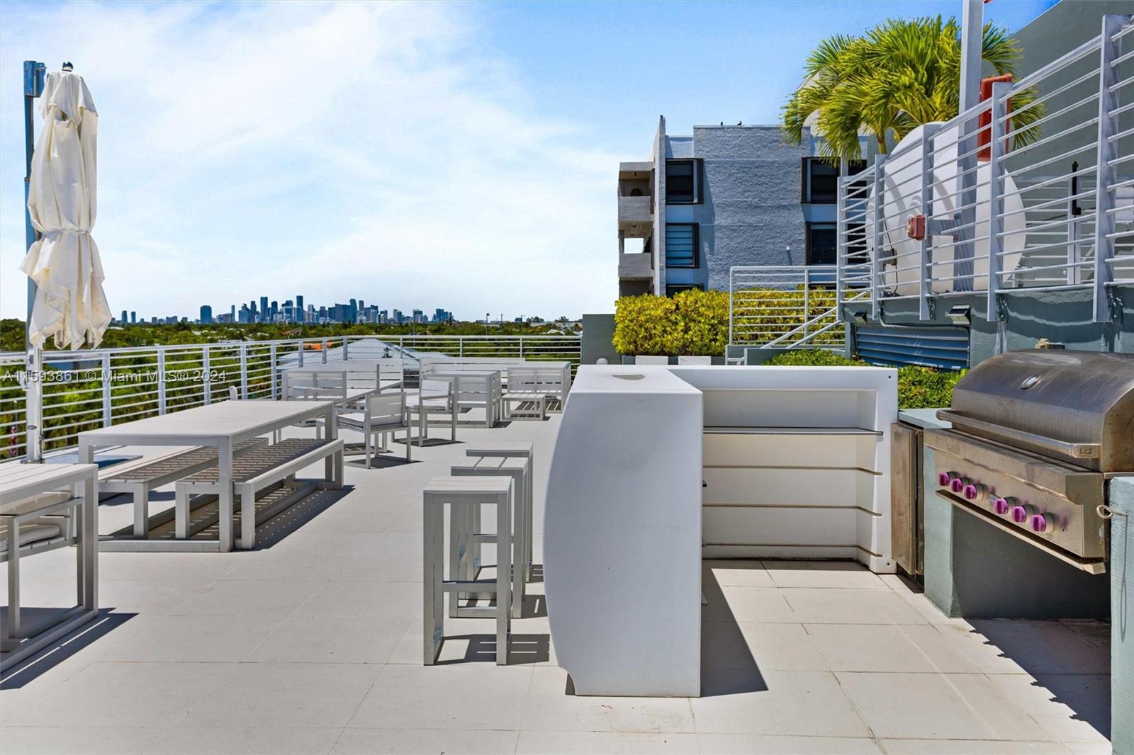 101 CONDOMINIUM - Residential