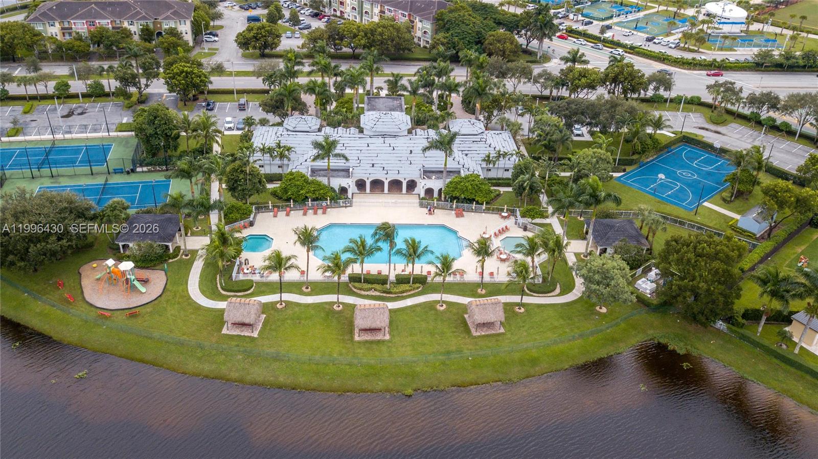 ST MORITZ AT DORAL CONDO - Residential