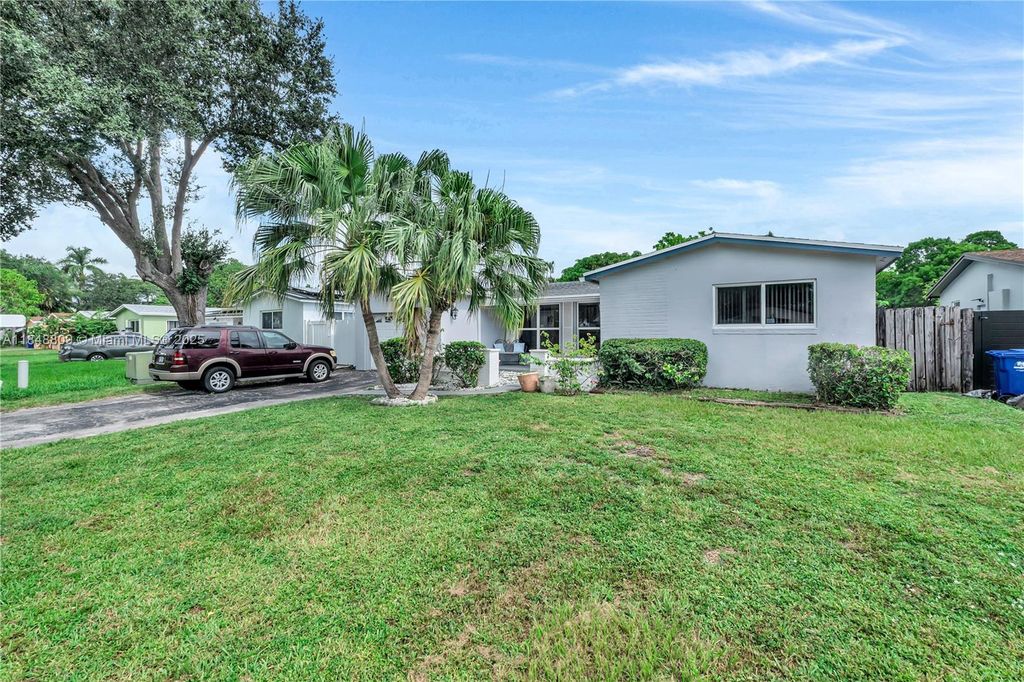 Photo of 7637 Alhambra Blvd, Miramar, FL 33023 (MLS # A11848809)