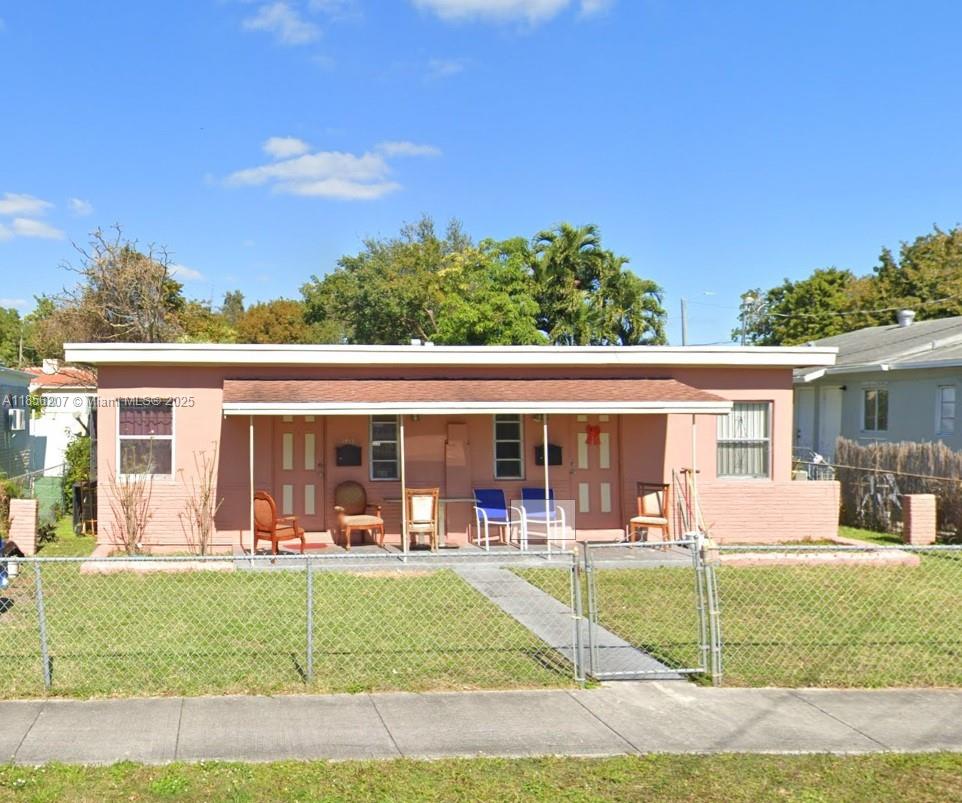 Discover this charming 1-bedroom, 1-bathroom apartment located in the heart of Miami’s Allapattah neighborhood. Enjoy a comfortable living space with a bright layout, functional kitchen, and a spacious bedroom. Conveniently located just minutes from Wynwood, the Design District, shopping, dining, and major highways. Perfect for those seeking a central location at an affordable price. Section 8 welcome