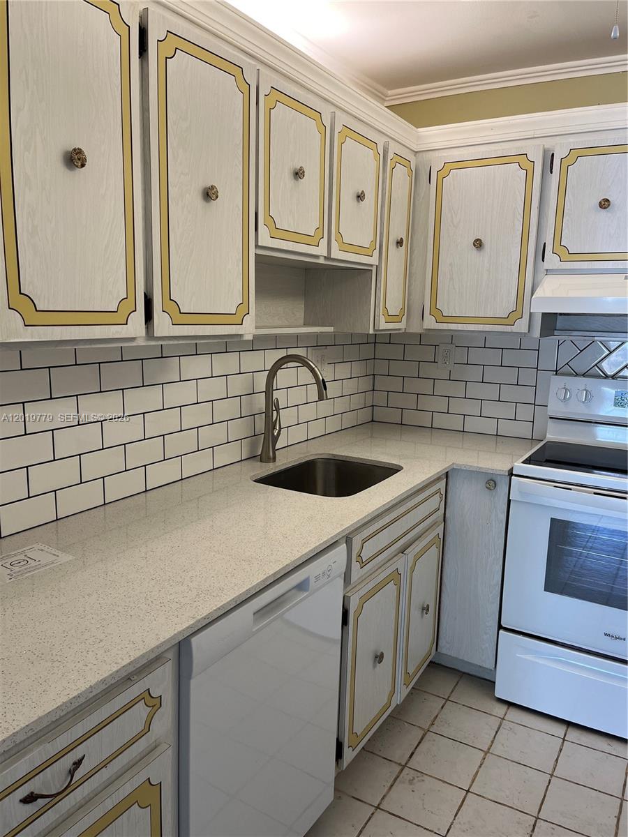 17051 NE 35th Ave 202