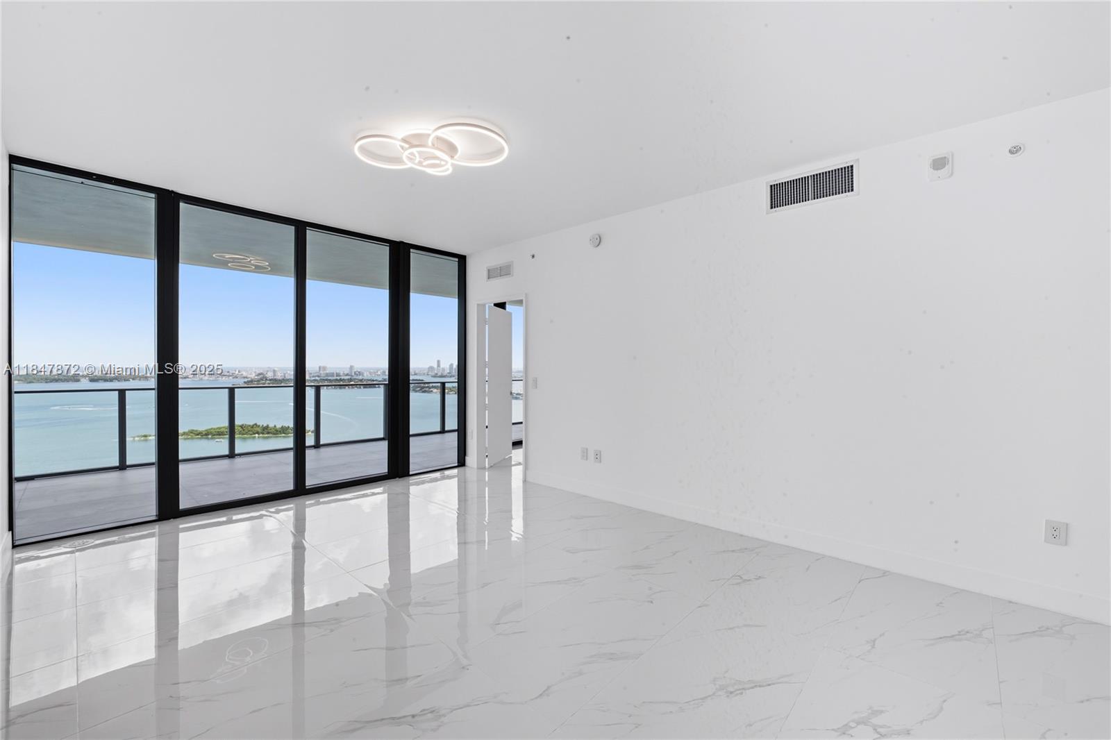 ARIA RESERVE - Residential