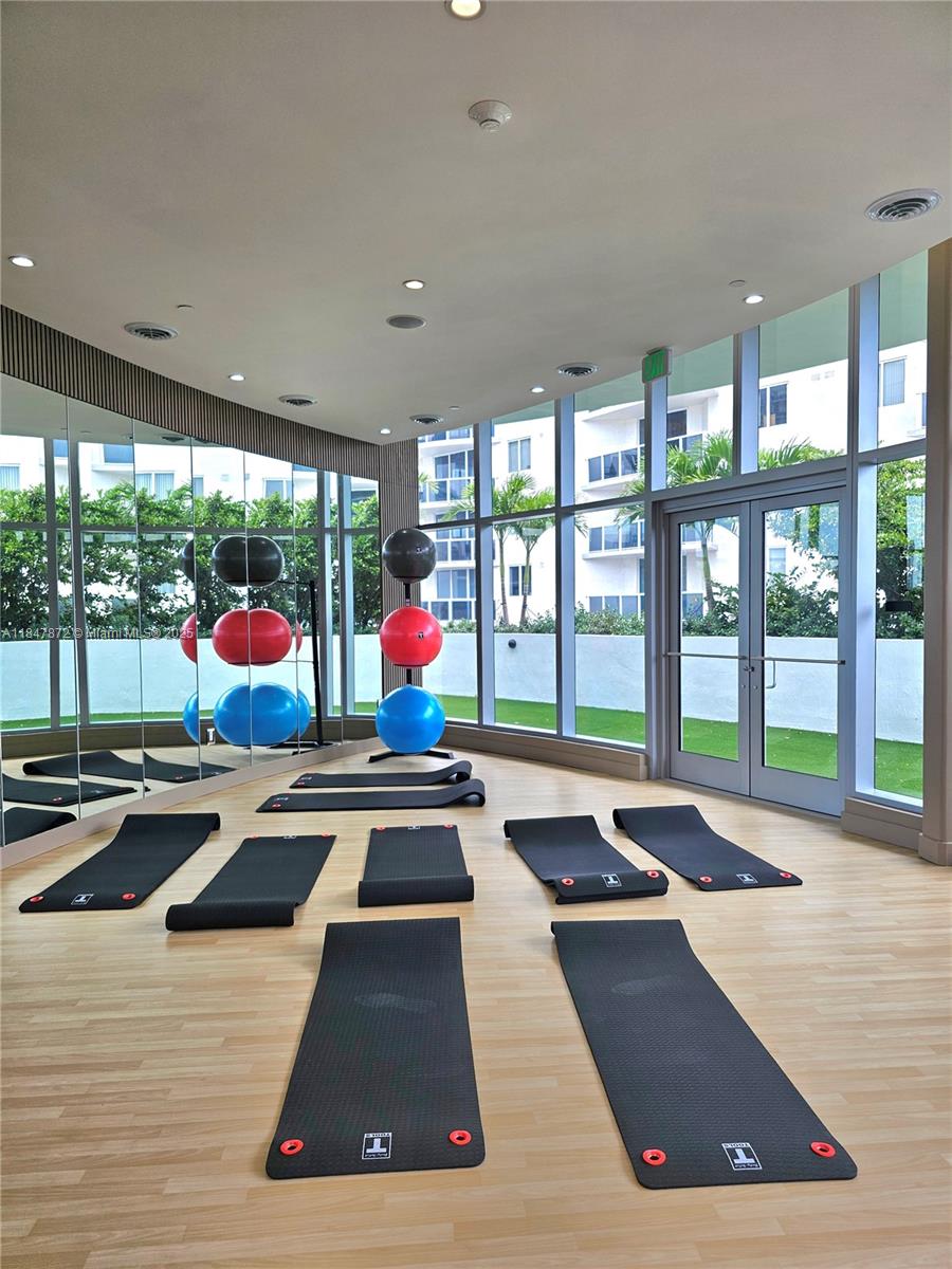 ARIA RESERVE - Residential