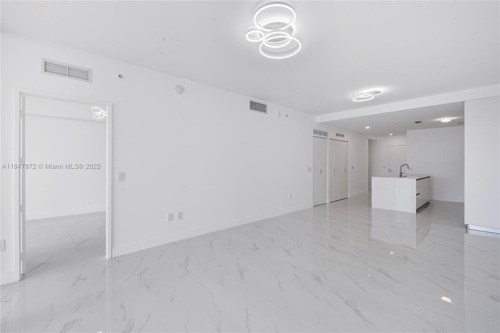 ARIA RESERVE - Residential