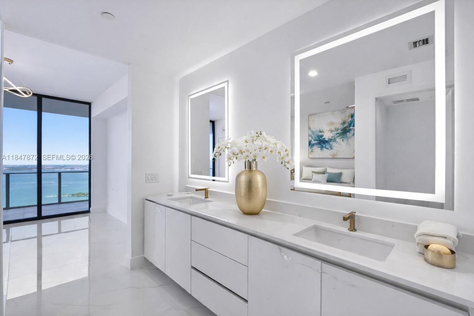 ARIA RESERVE - Residential