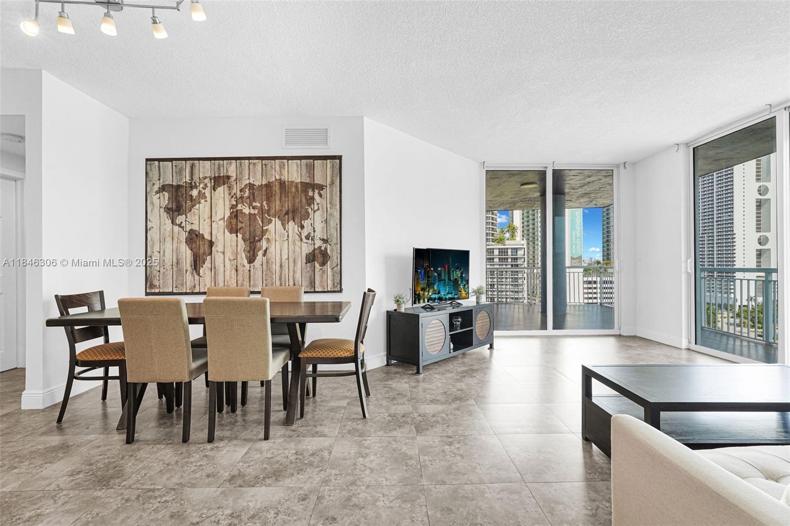 275 NE 18th St 1107