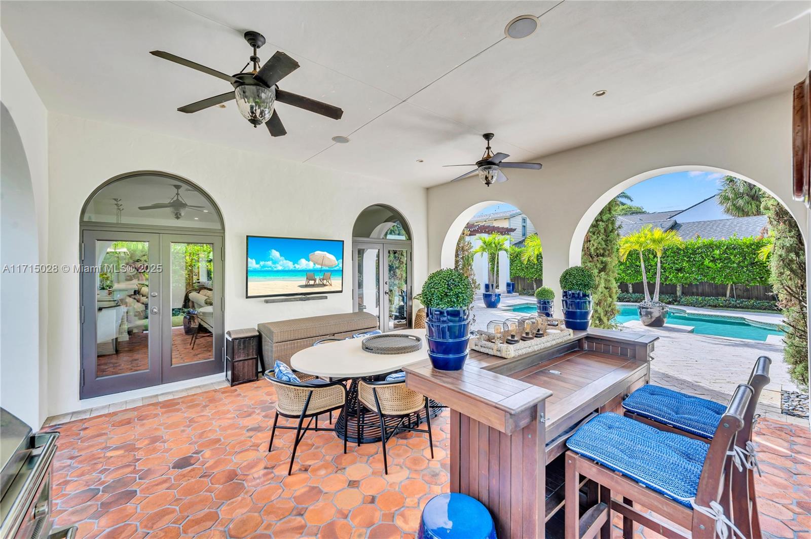 RIO VISTA ISLES - Residential