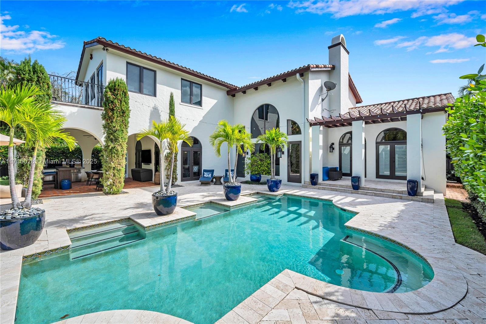 RIO VISTA ISLES - Residential