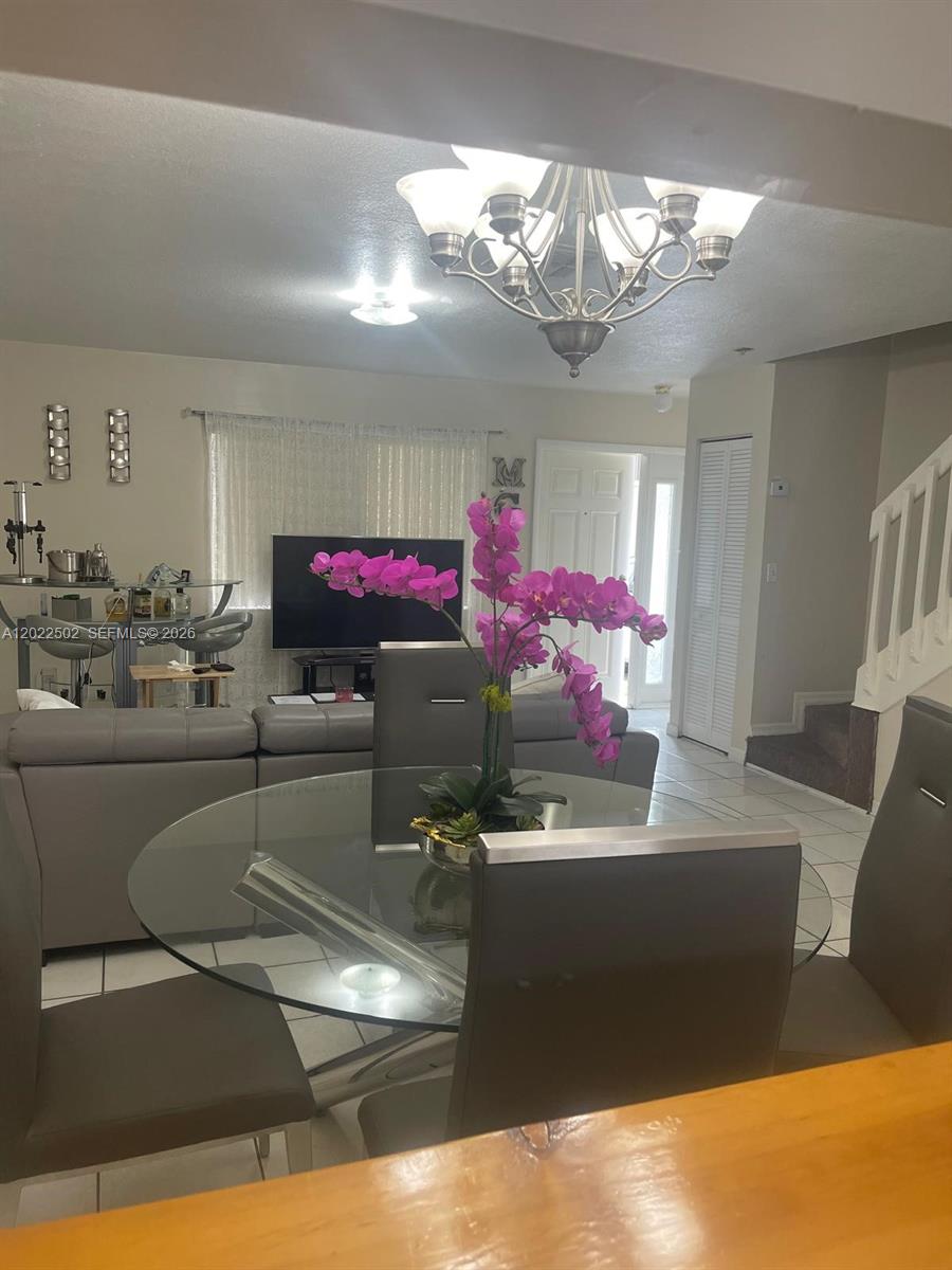 BANYAN TREE CONDO #11 - Residential