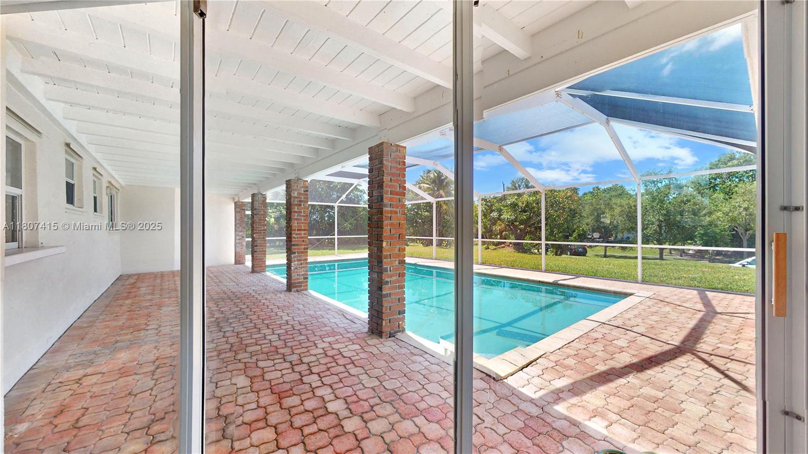 HERMAN HILLS - Residential