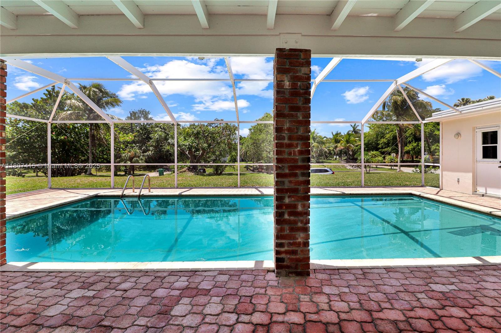 HERMAN HILLS - Residential